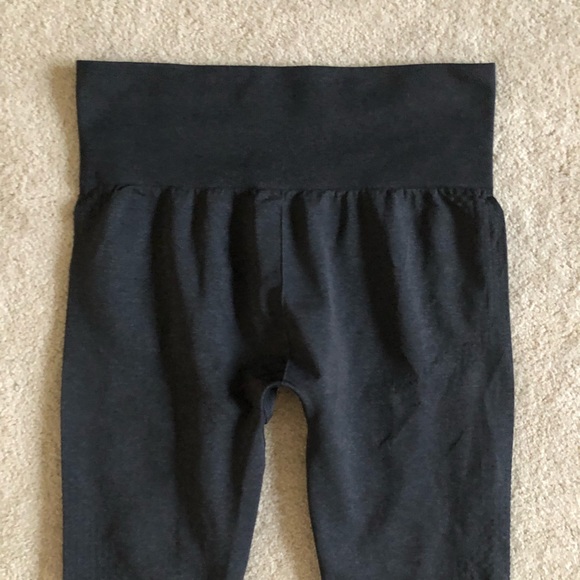 Gymshark Black Seamless Tight Leggings size Small - Picture 6 of 9